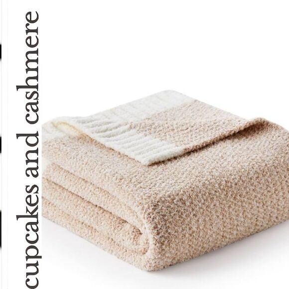 Cupcakes & Cashmere At Home Comfy Decorative Throw Blanket - Picture 1 of 6